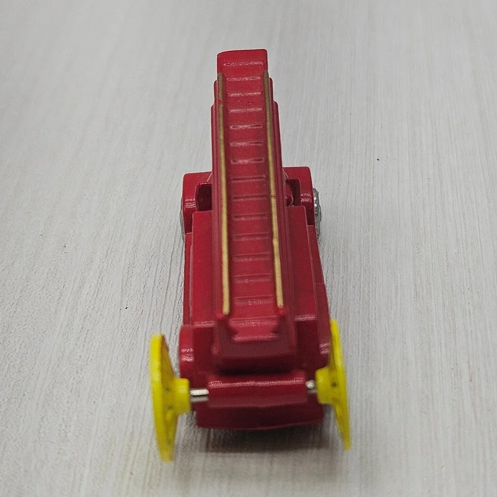 Matchbox Series No 9 Fire Escape Truck Red Diecast Vehicle with Moko Lesney Box